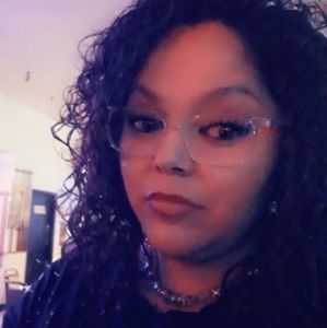 Meet your Posher, Sondra